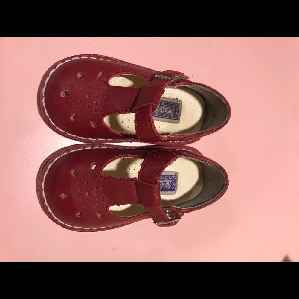 L’amour Mary Janes size 5 red